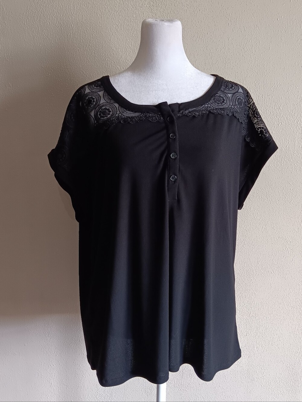 Black Lace-Yoke Button Front Women's Top Plus Suze 1X, Short Sleeve